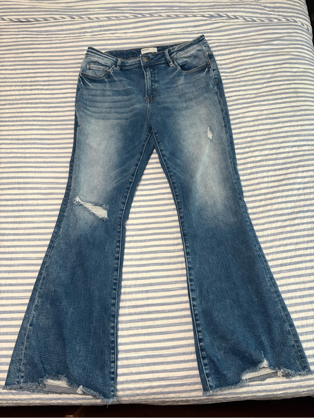 Bayeas Distressed Mid-Rise Flare Jeans in Washed Blue